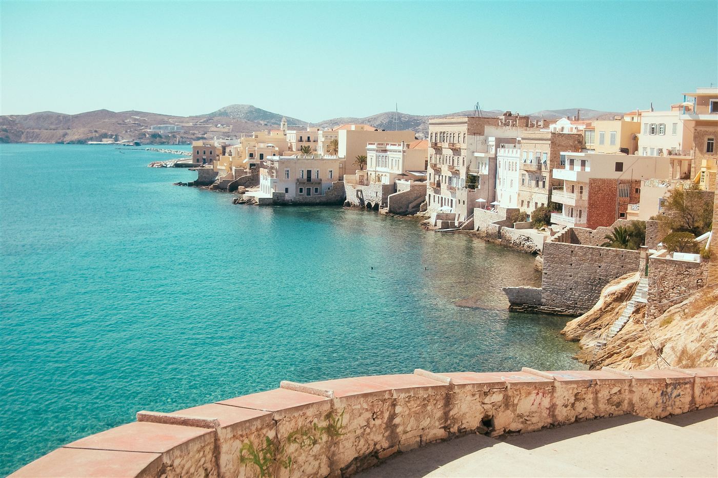 Le littoral de Syros dans les Cyclades
